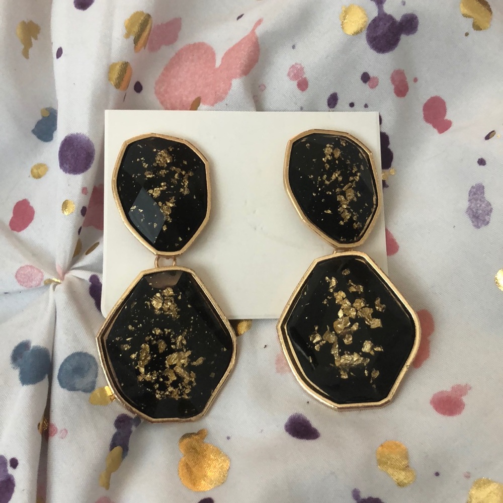 Black and Gold Colored Resin Drop Earrings - Picture 4 of 4